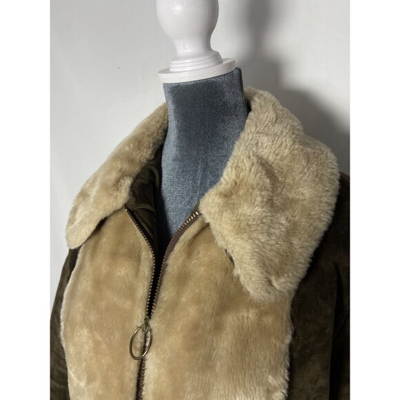 Vintage 60/70s ILGWU Faux Fur & Suede Women's Coat With Embroidered Cuffs & Quil - Picture 10 of 16